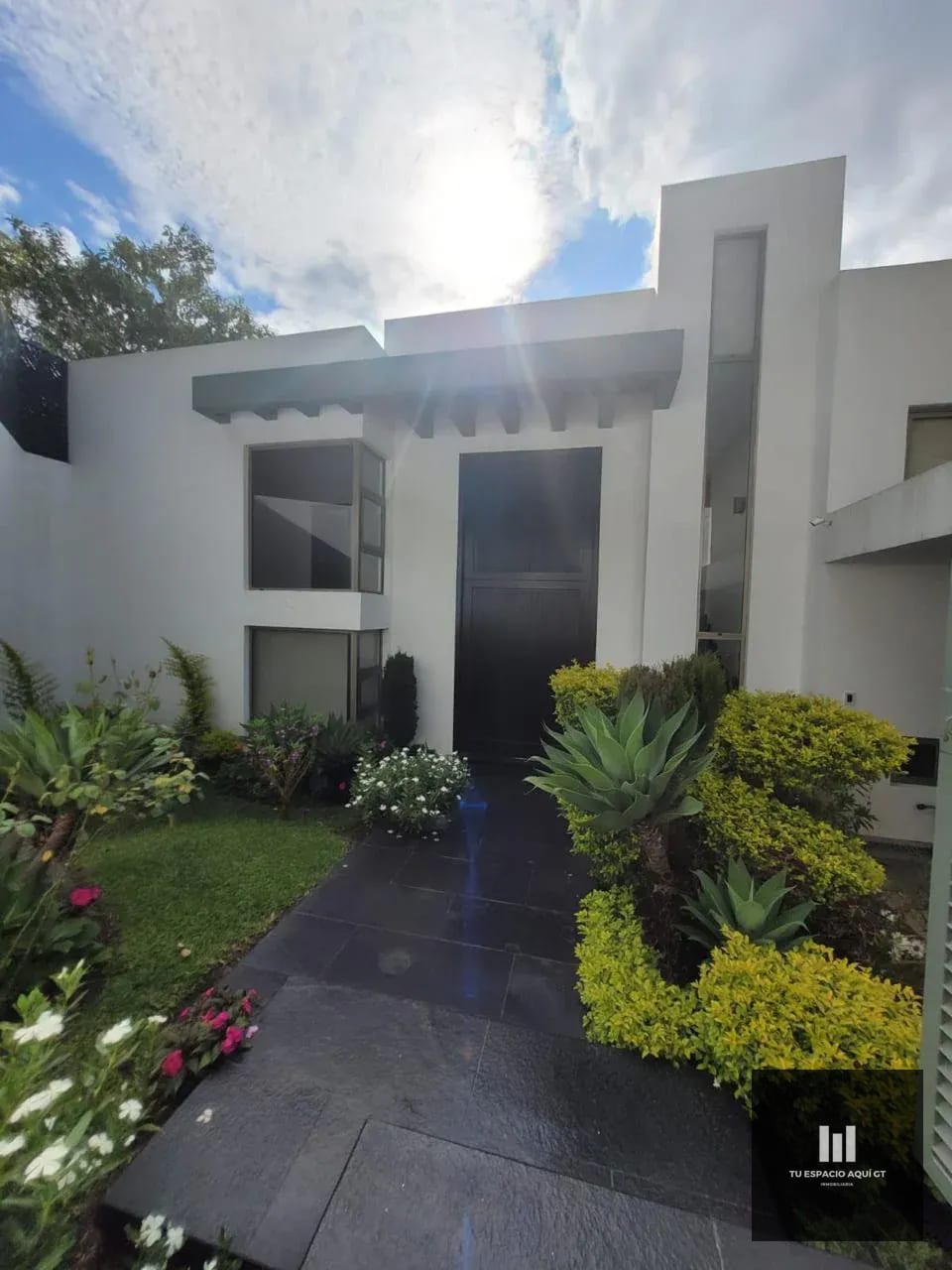 Bella Casa En Venta En las cumbres, zona 16 — Casa en Venta en Guatemala, Ciudad — foto 1 de 8