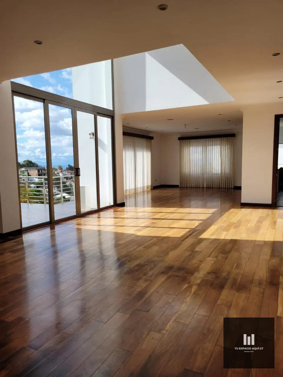 Bella Casa En Venta En las cumbres, zona 16 — Casa en Venta en Guatemala, Ciudad — foto 7 de 8
