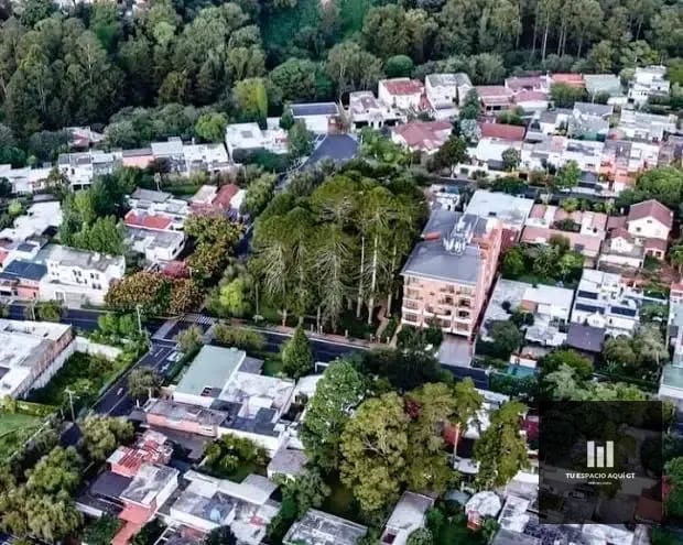 Hermosa Casa en Venta al Final de la Colonia Oakland zona 10 — Casa en Venta en Zona 10, Guatemala, Ciudad — foto 1 de 5