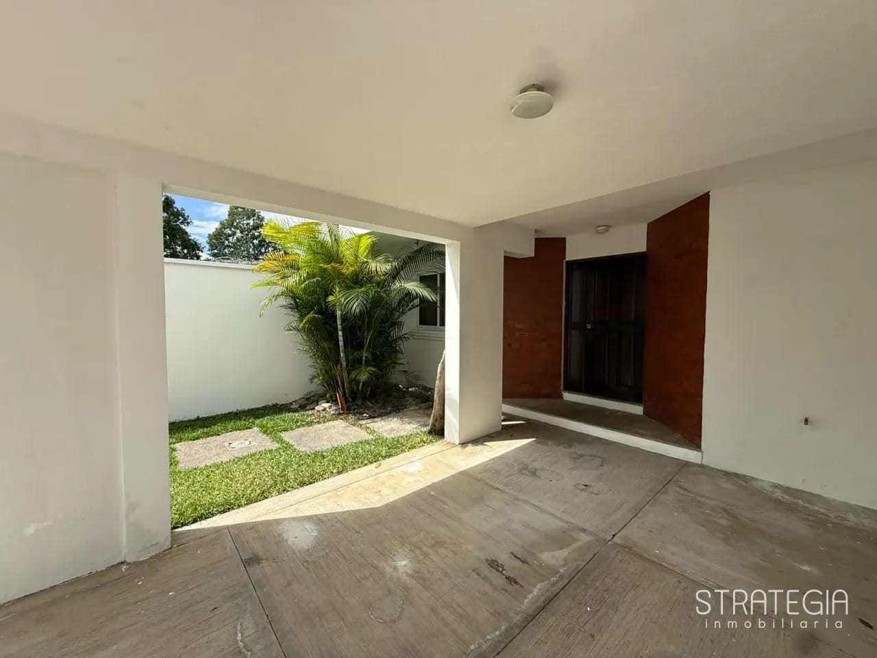 Inversionistas: Amplia Casa en Jardines de San Isidro Zona 16 — Casa en Venta en Jardines de San Isidro, Zona 16, Guatemala, Ciudad — foto 6 de 9
