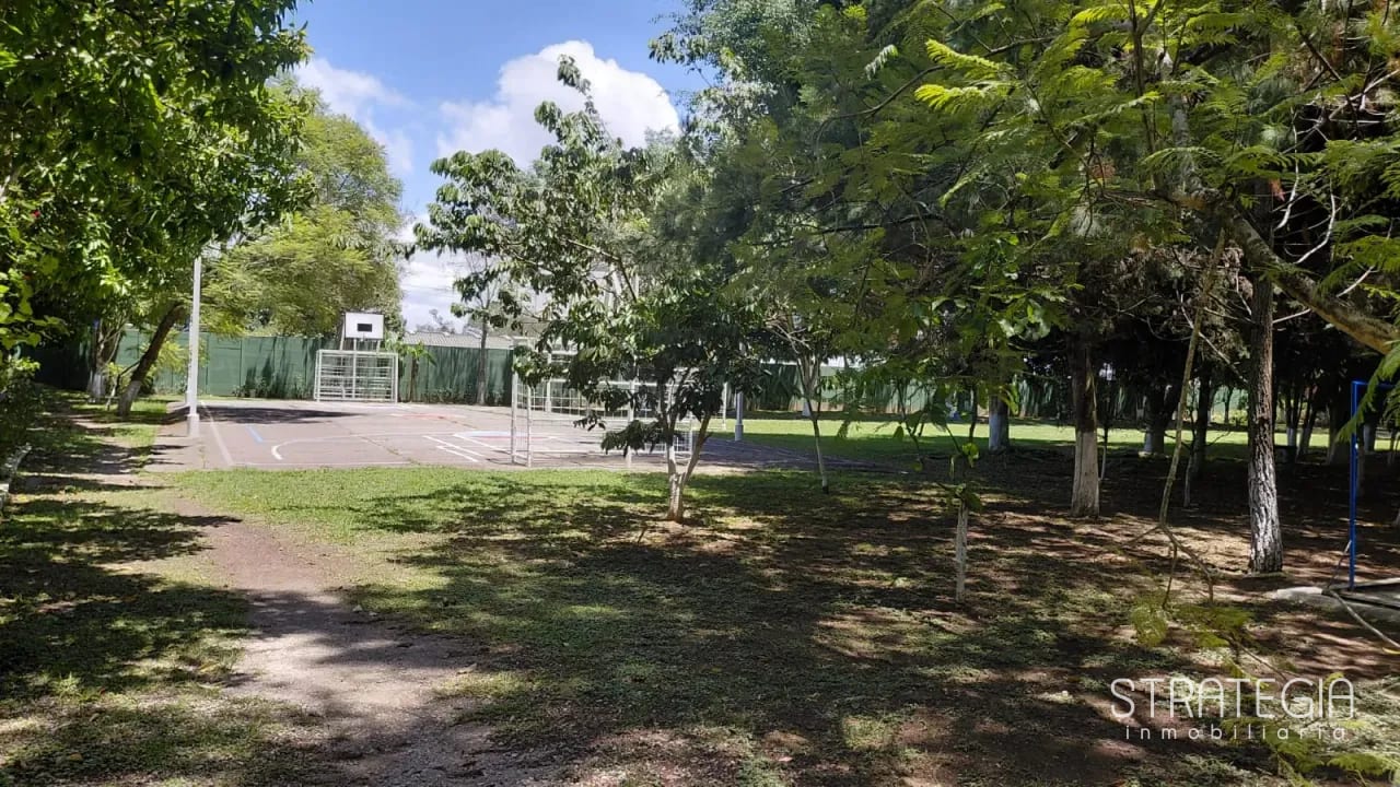 Vendo Casa Céntrica en BLVD San Isidro Zona 16 — Casa en Venta en Zona 16, Guatemala, Ciudad — foto 10 de 13