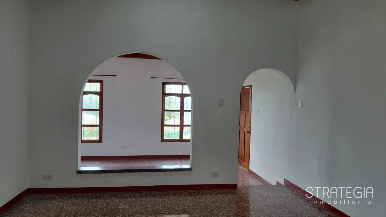 Rento Casa un Nivel km 16 CAES — Casa en Alquiler en Santa Catarina Pinula, Guatemala, Ciudad — foto 5 de 11