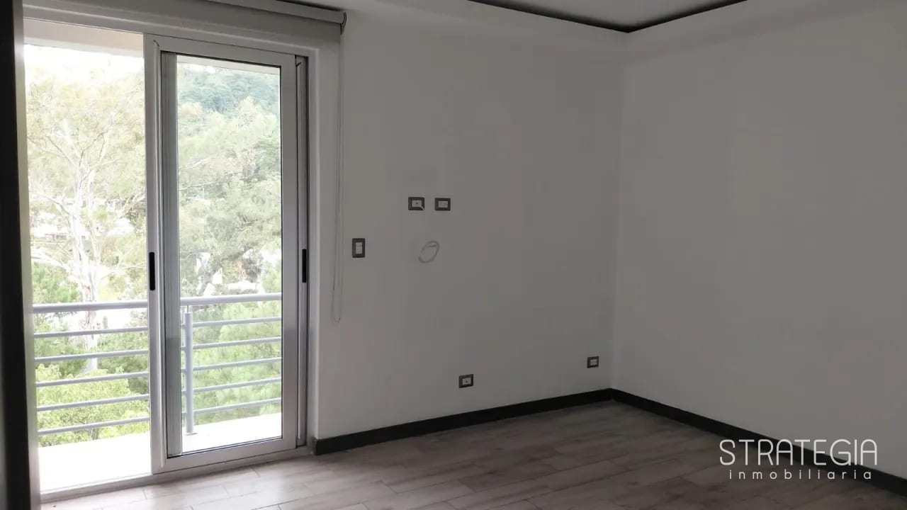 Renta: Apartamento en zona 16 — Apartamento en Alquiler en Lomas de San Isidro, Zona 16, Guatemala, Ciudad — foto 4 de 10