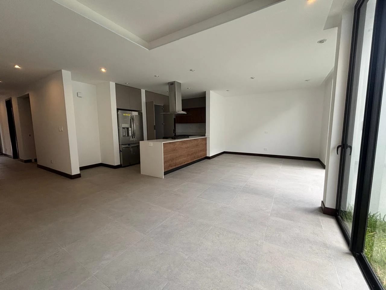 Alquilo Amplio Townhouse Condominio Molie Z.10 — Casa en Alquiler en Montys, Zona 10, Guatemala, Ciudad — foto 17 de 17