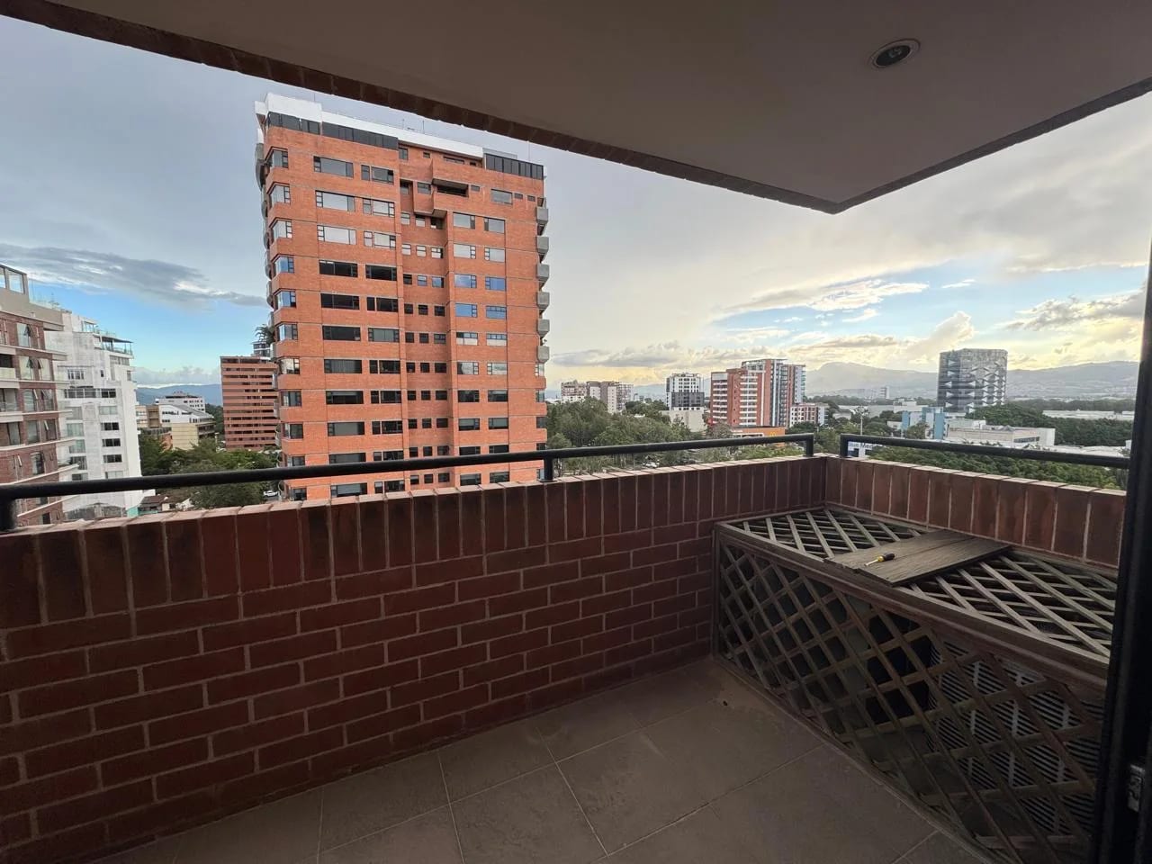 Apartamento en Renta en Torre Condesa Zona 14 — Apartamento en Alquiler en Zona 14, Guatemala, Ciudad — foto 1 de 16