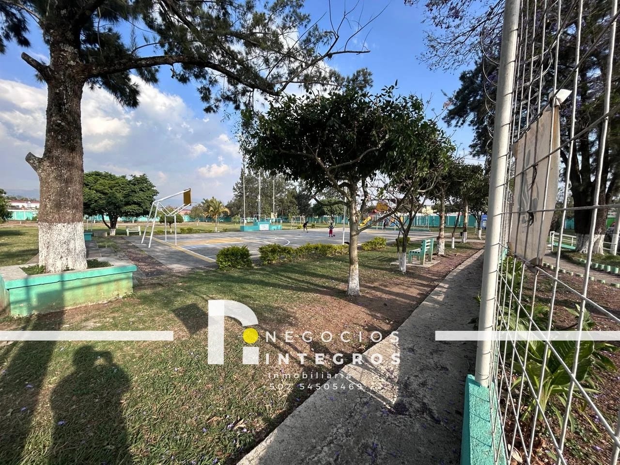 Casa Remodelada en Venta en Llano Alto, Villa Nueva — Casa en Venta en Villa Nueva, Guatemala, Ciudad — foto 2 de 17