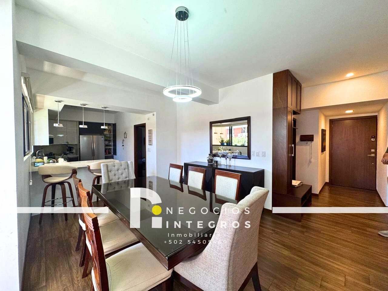 Vendo Apartamento con 5 Parqueos, Bodega, Terraza, Zona 10 — Apartamento en Venta en Zona 10, Guatemala, Ciudad — foto 3 de 17