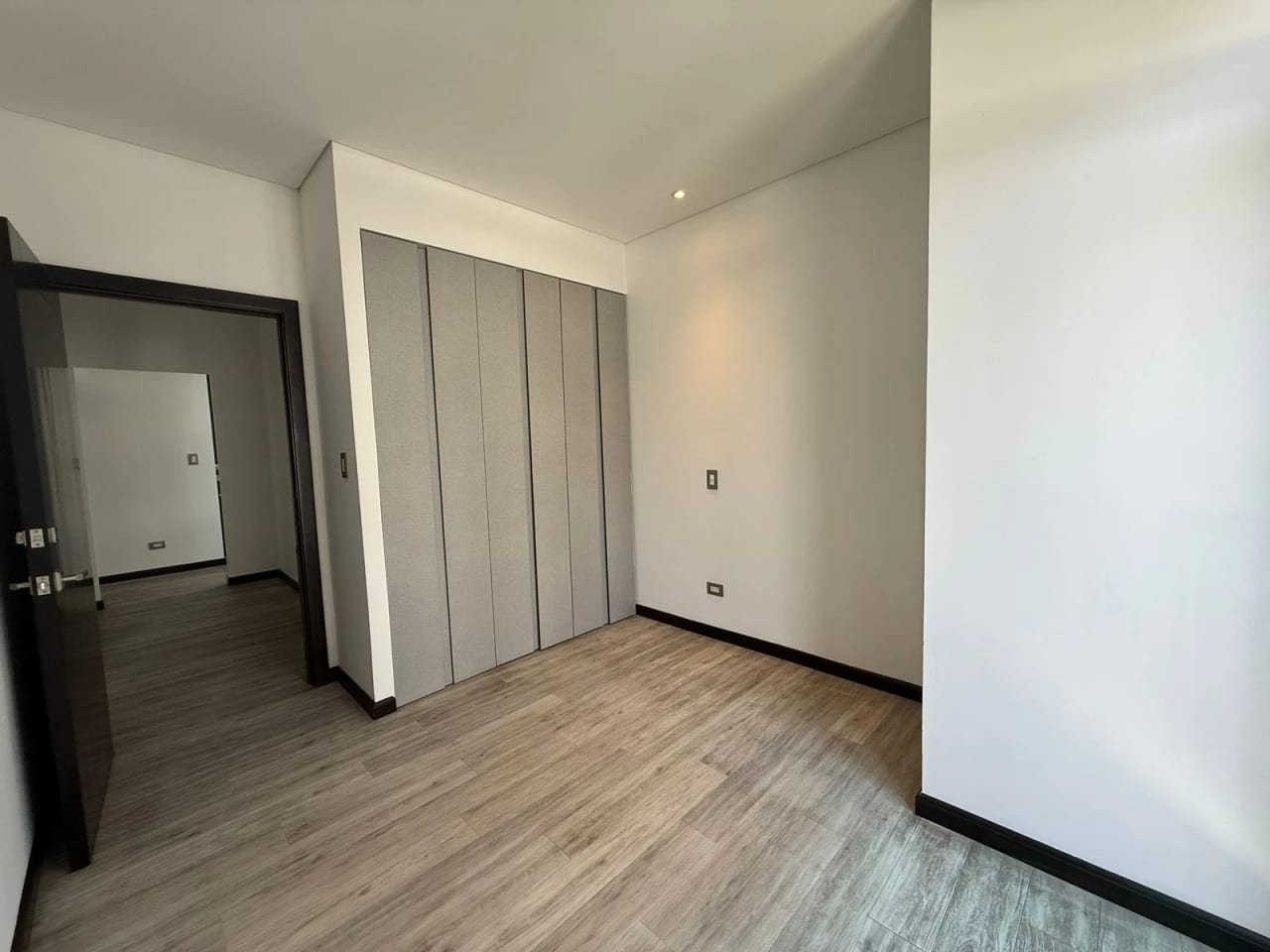 Vendo Apartamento con Terraza, Lirios de Cayala Z.16 — Apartamento en Venta en Lirios de Cayalá II, Zona 16, Guatemala, Ciudad — foto 10 de 17