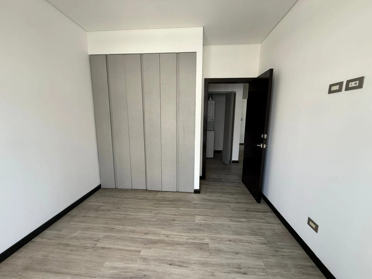 Vendo Apartamento con Terraza, Lirios de Cayala Z.16 — Apartamento en Venta en Lirios de Cayalá II, Zona 16, Guatemala, Ciudad — foto 9 de 17