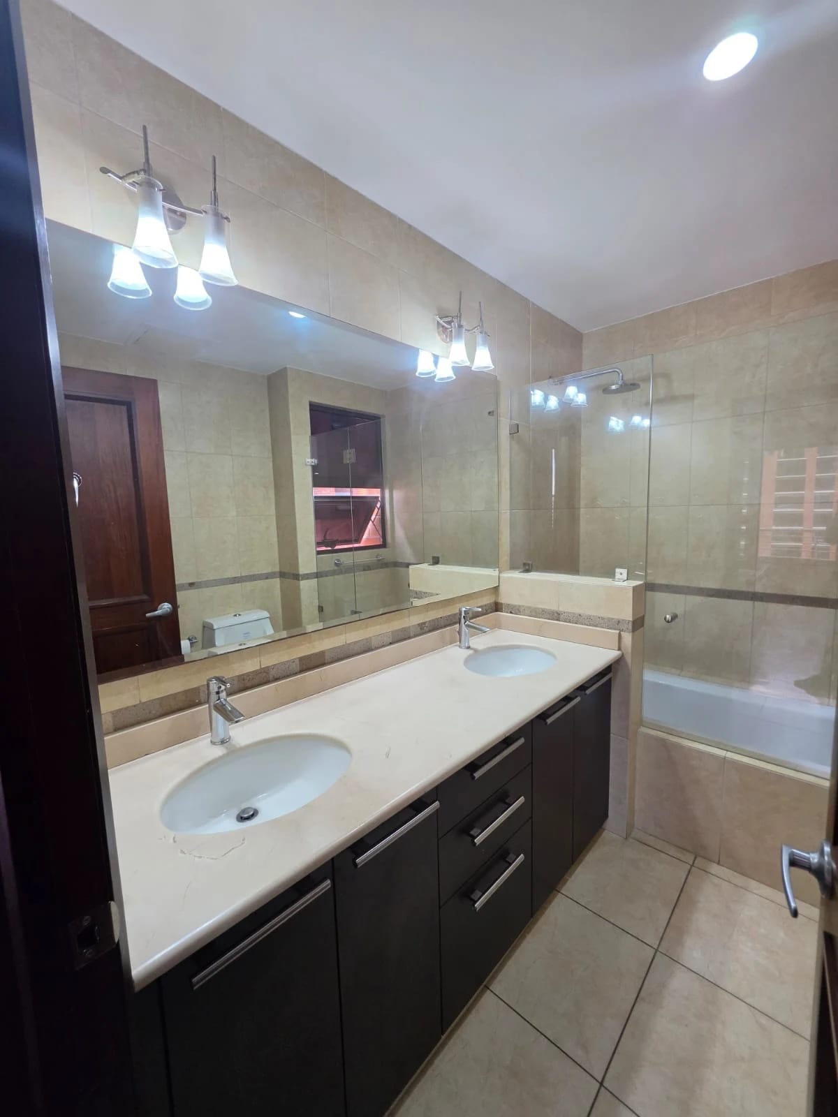 Apartamento Amueblado en Alquiler Santa Maria, Balcon (j) — Apartamento en Alquiler en Santa María, Zona 10, Guatemala, Ciudad — foto 15 de 15