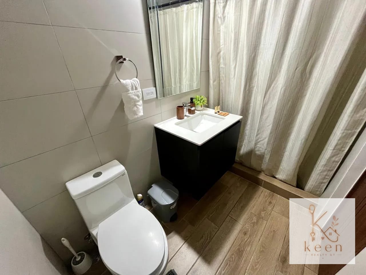 APARTAMENTO AMUEBLADO EN VENTA EDIFICIO SEPTIMO ZONA 4 — Apartamento en Venta en Séptimo, Zona 4, Guatemala, Ciudad — foto 9 de 13