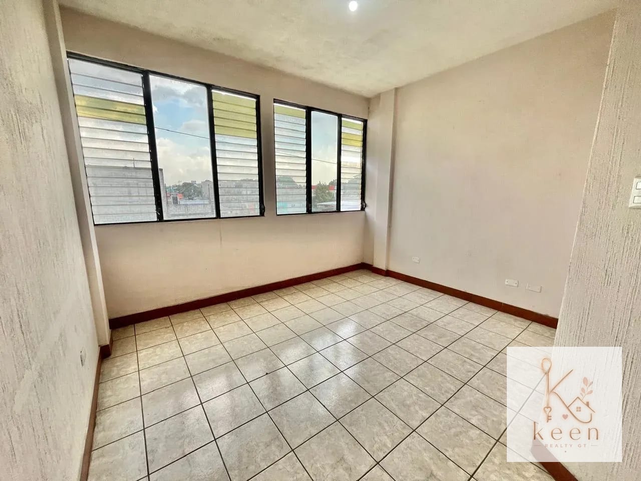 EDIFICIO EN VENTA ZONA 5 — Edificio en Venta en Jardines de La Asunción, Zona 5, Guatemala, Ciudad — foto 10 de 17