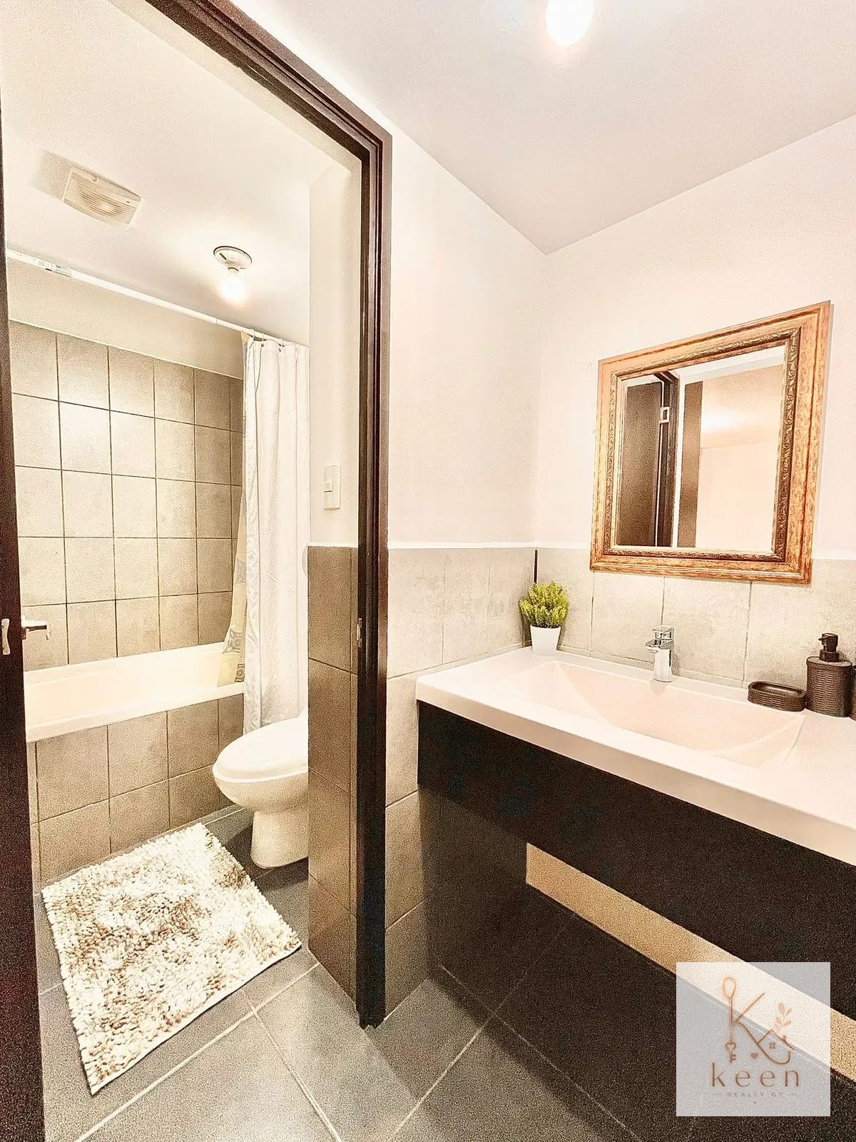APARTAMENTO AMUEBLADO EN VENTA ZONA 11 EDIFICIO MARISCAL UNO UNO — Apartamento en Venta en Mariscal Uno Uno, Zona 11, Guatemala, Ciudad — foto 9 de 14