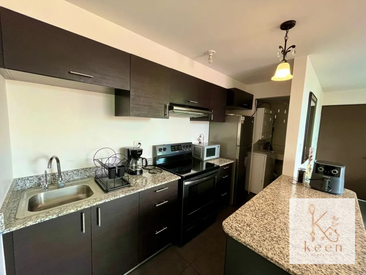 APARTAMENTO AMUEBLADO EN VENTA ZONA 11 EDIFICIO MARISCAL UNO UNO — Apartamento en Venta en Mariscal Uno Uno, Zona 11, Guatemala, Ciudad — foto 4 de 14