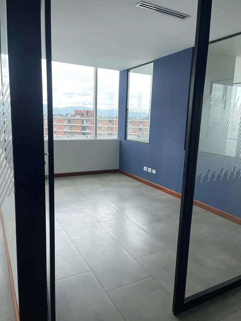Oficinas en alquiler en zona 09 sobre Av. Reforma tabicadas 534 mt2. — Oficina en Alquiler en Zona 9, Guatemala, Ciudad — foto 5 de 11