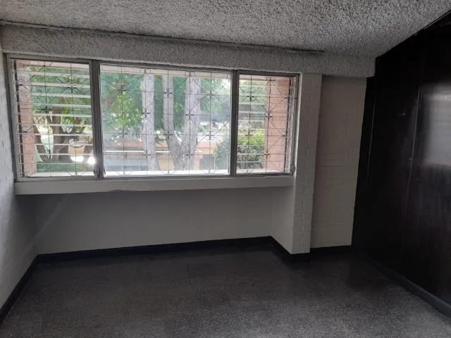 ALQUILO CASA EN ZONA 13 SOBRE AVENIDA HINCAPIE — Casa en Alquiler en Zona 13, Guatemala, Ciudad — foto 7 de 9