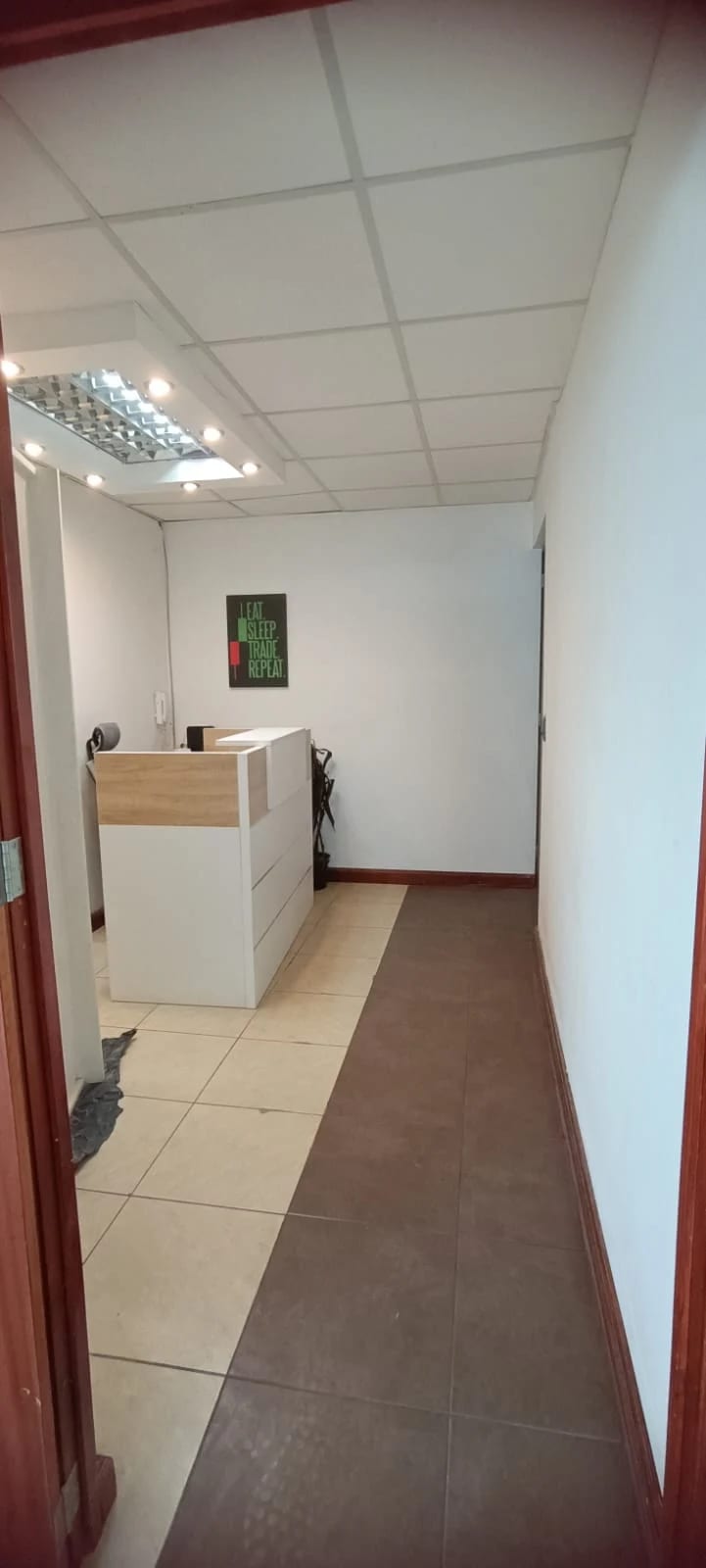 Alquilo Oficina Zona 10 Torino Amueblada Sobre 20 Calle de 90 M2 — Oficina en Alquiler en Torino, Zona 10, Guatemala, Ciudad — foto 2 de 10