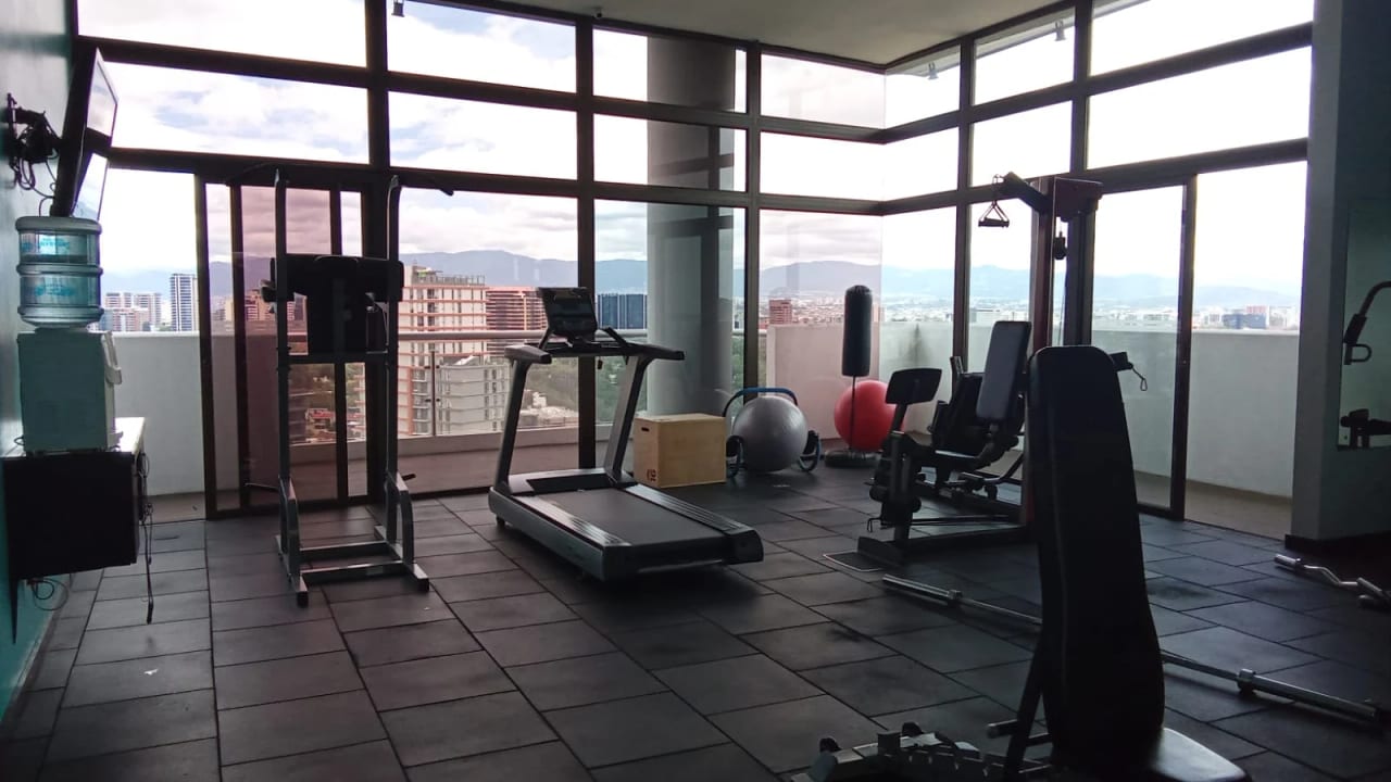 Alquiler de apartamento en zona 15 Edificio 360 de 3 dormitorios — Apartamento en Alquiler en Torre 360°, Zona 15, Guatemala, Ciudad — foto 13 de 16