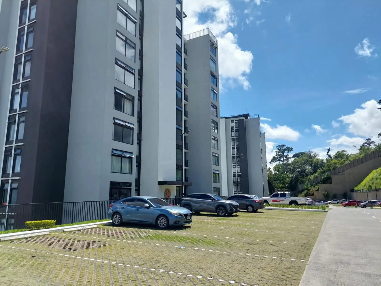 Venta de Apartamento en zona 16 Edificio Nagano — Apartamento en Venta en Zona 16, Guatemala, Ciudad — foto 1 de 14