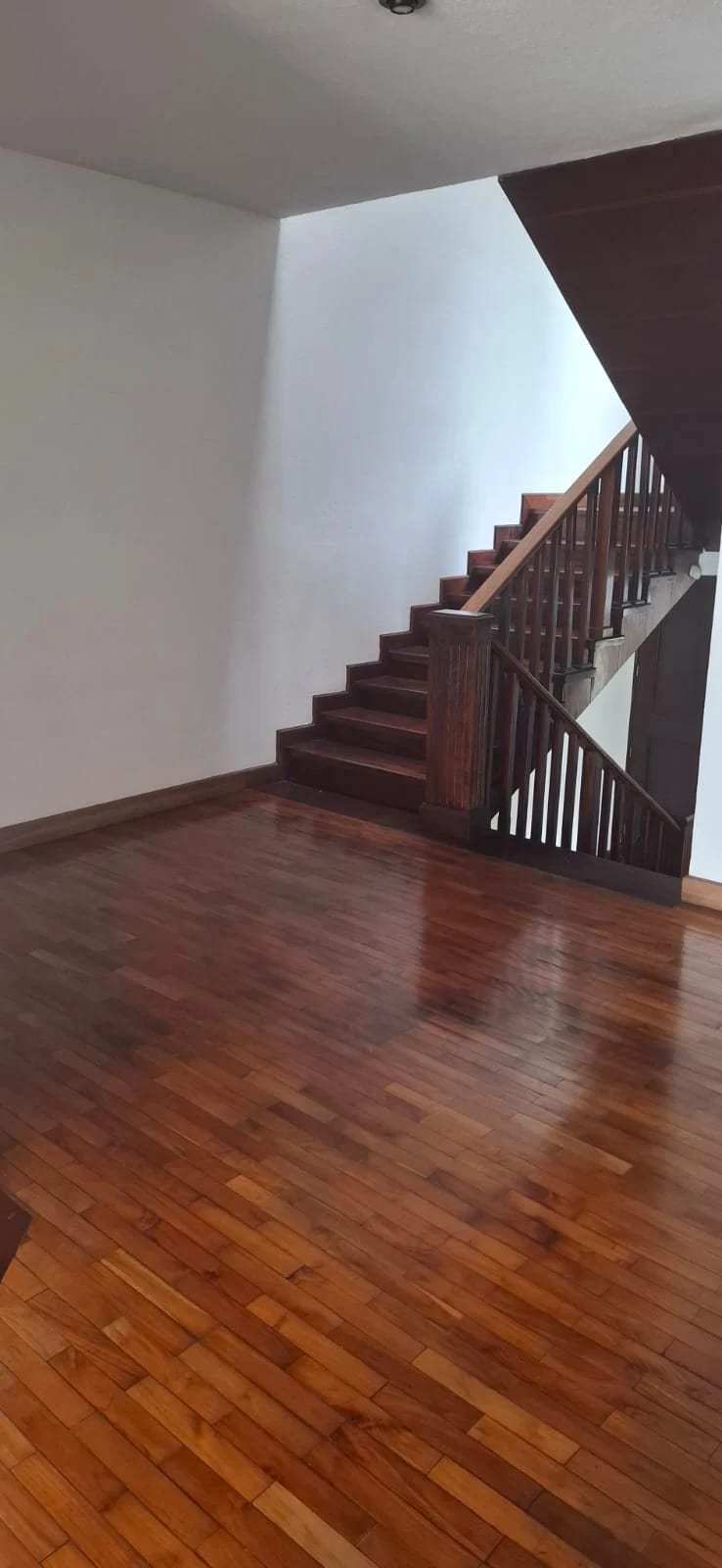 Casa en Renta | Condominio Alta Vista (Muxbal / Zona 10) | 3 Hab + Est — Casa en Alquiler en Zona 10, Guatemala, Ciudad — foto 4 de 12