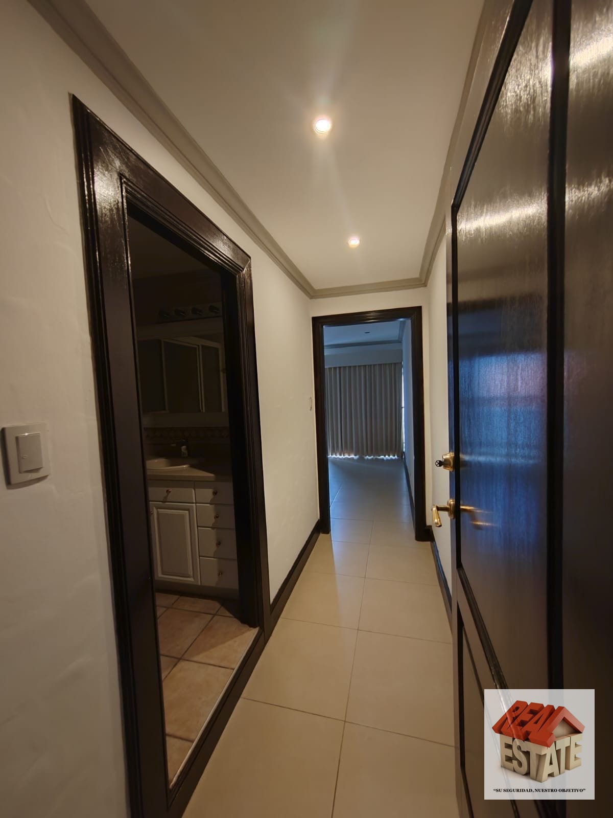 Pacífica Plaza alquilo amplio apartamento 300m2 rodeado balcón ha — Apartamento en Alquiler en La Cañada, Zona 14, Guatemala, Ciudad — foto 7 de 17