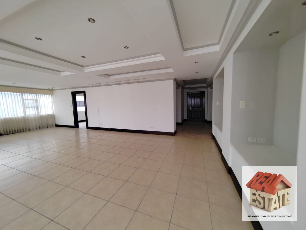 Pacífica Plaza alquilo amplio apartamento 300m2 rodeado balcón ha — Apartamento en Alquiler en La Cañada, Zona 14, Guatemala, Ciudad — foto 8 de 17