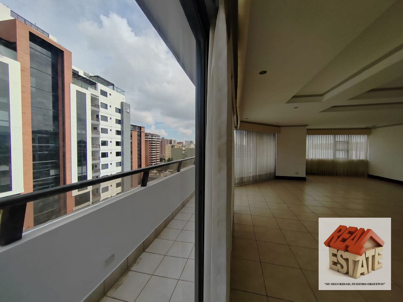 Pacífica Plaza alquilo amplio apartamento 300m2 rodeado balcón ha — Apartamento en Alquiler en La Cañada, Zona 14, Guatemala, Ciudad — foto 9 de 17