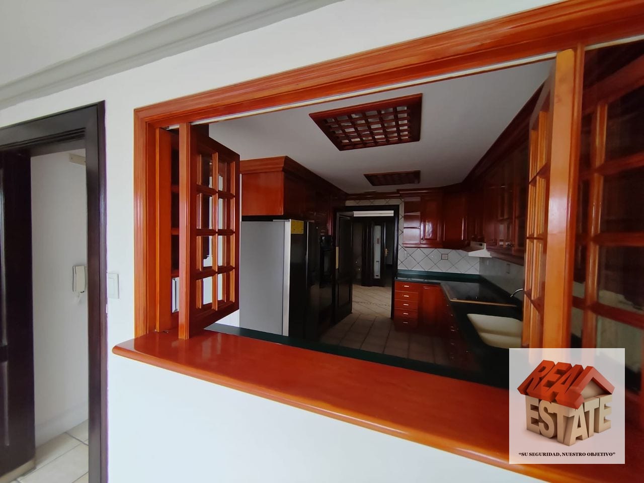 Pacífica Plaza alquilo amplio apartamento 300m2 rodeado balcón ha — Apartamento en Alquiler en La Cañada, Zona 14, Guatemala, Ciudad — foto 12 de 17