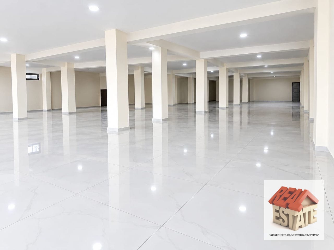 Alquilo edificio recién remodelado Calzada Aguilar Batres — Bodega / Ofibodega en Alquiler en Zona 12, Guatemala, Ciudad — foto 2 de 3