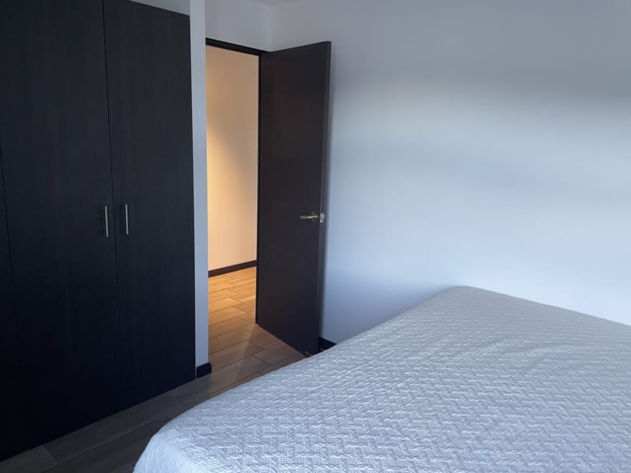 Rento Apartamento Amueblado Condado Naranjo — Apartamento en Alquiler en Condado Naranjo, Zona 4 Mixco, Guatemala, Ciudad — foto 5 de 14