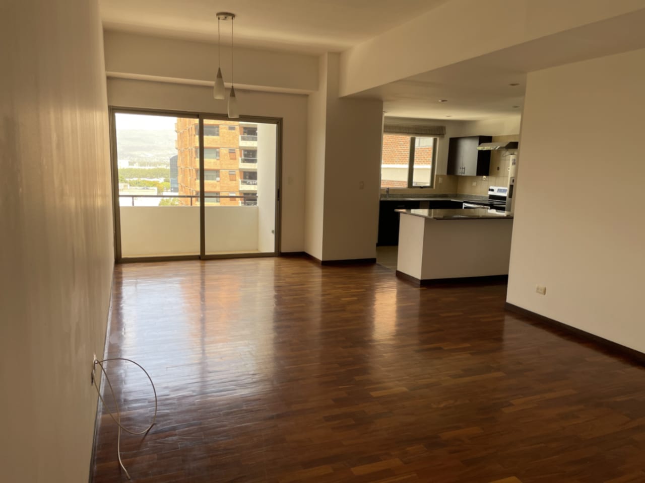 Precioso, Apartamento en Venta en Torre Quattro, Zona 14, Nivel Alto — Apartamento en Venta en Torre Quattro, Zona 14, Guatemala, Ciudad — foto 2 de 17