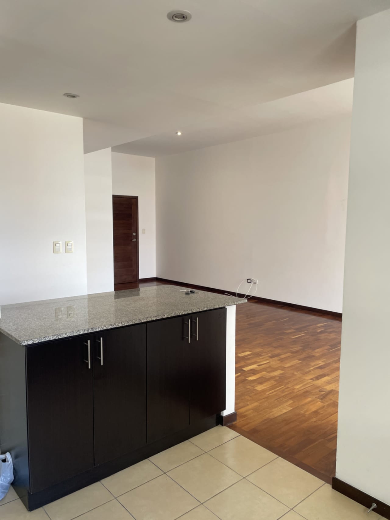 Precioso, Apartamento en Venta en Torre Quattro, Zona 14, Nivel Alto — Apartamento en Venta en Torre Quattro, Zona 14, Guatemala, Ciudad — foto 5 de 17