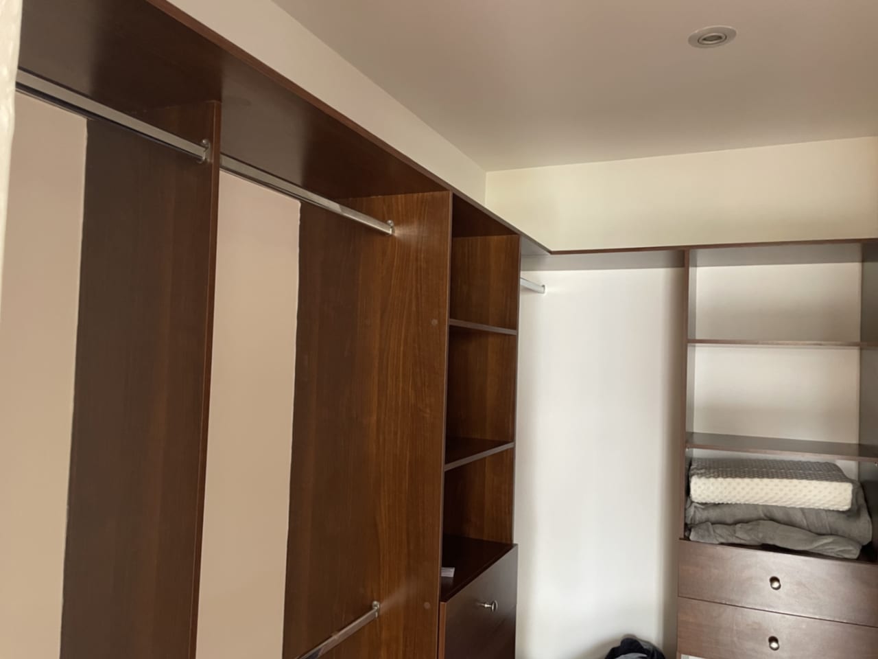 Precioso, Apartamento en Venta en Torre Quattro, Zona 14, Nivel Alto — Apartamento en Venta en Torre Quattro, Zona 14, Guatemala, Ciudad — foto 16 de 17