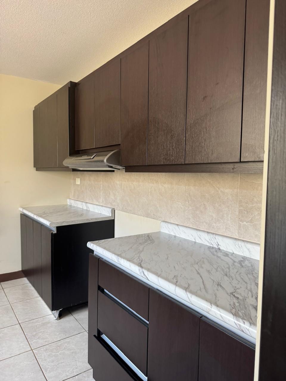 Rento Casa Navarra en Condado Naranjo, Condominio Santa Irene — Casa en Alquiler en Condado Naranjo, Zona 4 Mixco, Guatemala, Ciudad — foto 5 de 17