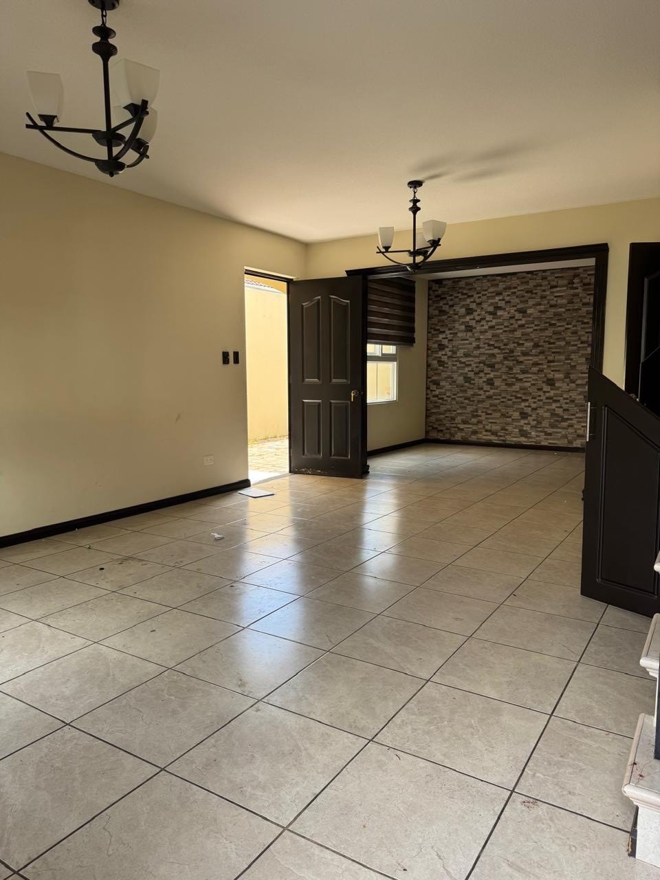 Rento Casa Navarra en Condado Naranjo, Condominio Santa Irene — Casa en Alquiler en Condado Naranjo, Zona 4 Mixco, Guatemala, Ciudad — foto 9 de 17