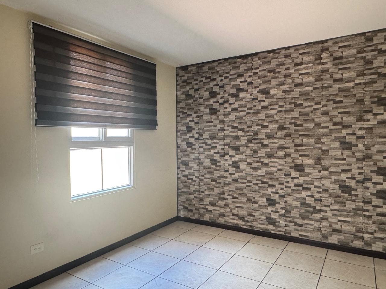 Rento Casa Navarra en Condado Naranjo, Condominio Santa Irene — Casa en Alquiler en Condado Naranjo, Zona 4 Mixco, Guatemala, Ciudad — foto 10 de 17