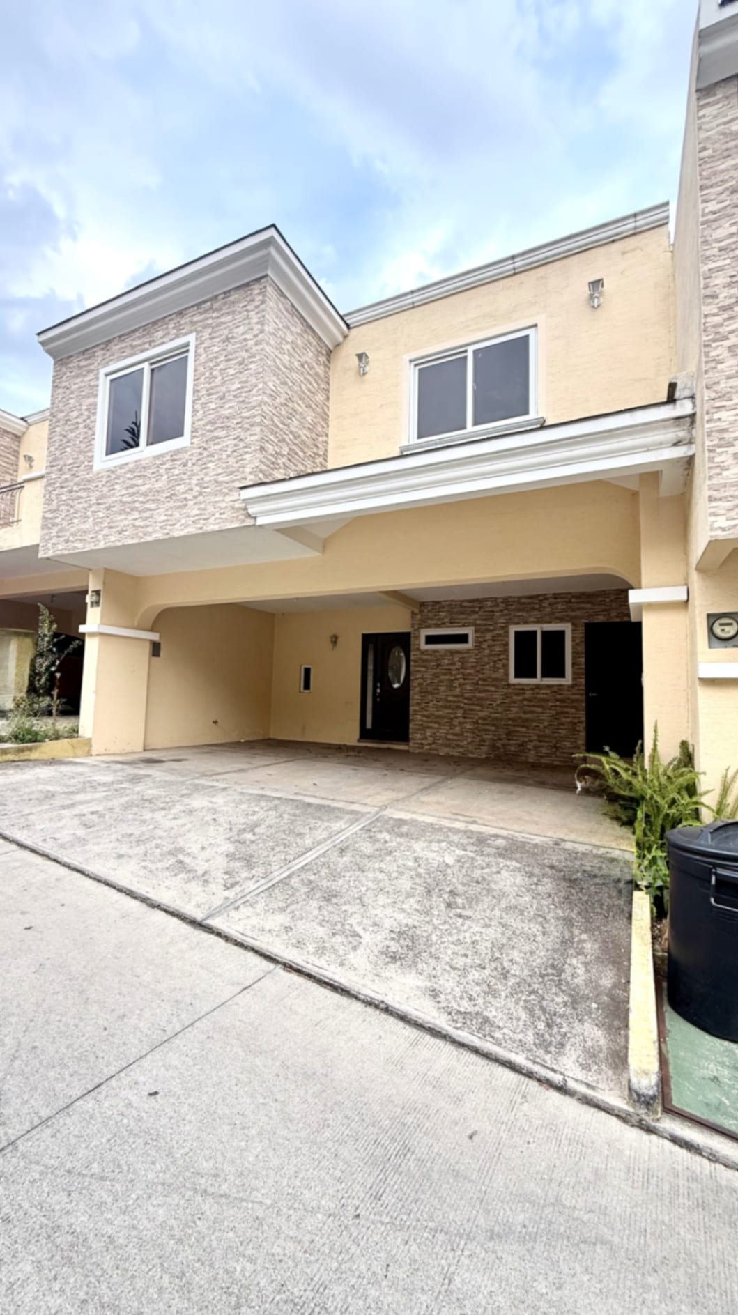 Casa en venta Cañadas del Encinal zona 07 de Mixco — Casa en Venta en El Encinal, Zona 7 Mixco, Guatemala, Ciudad — foto 2 de 17