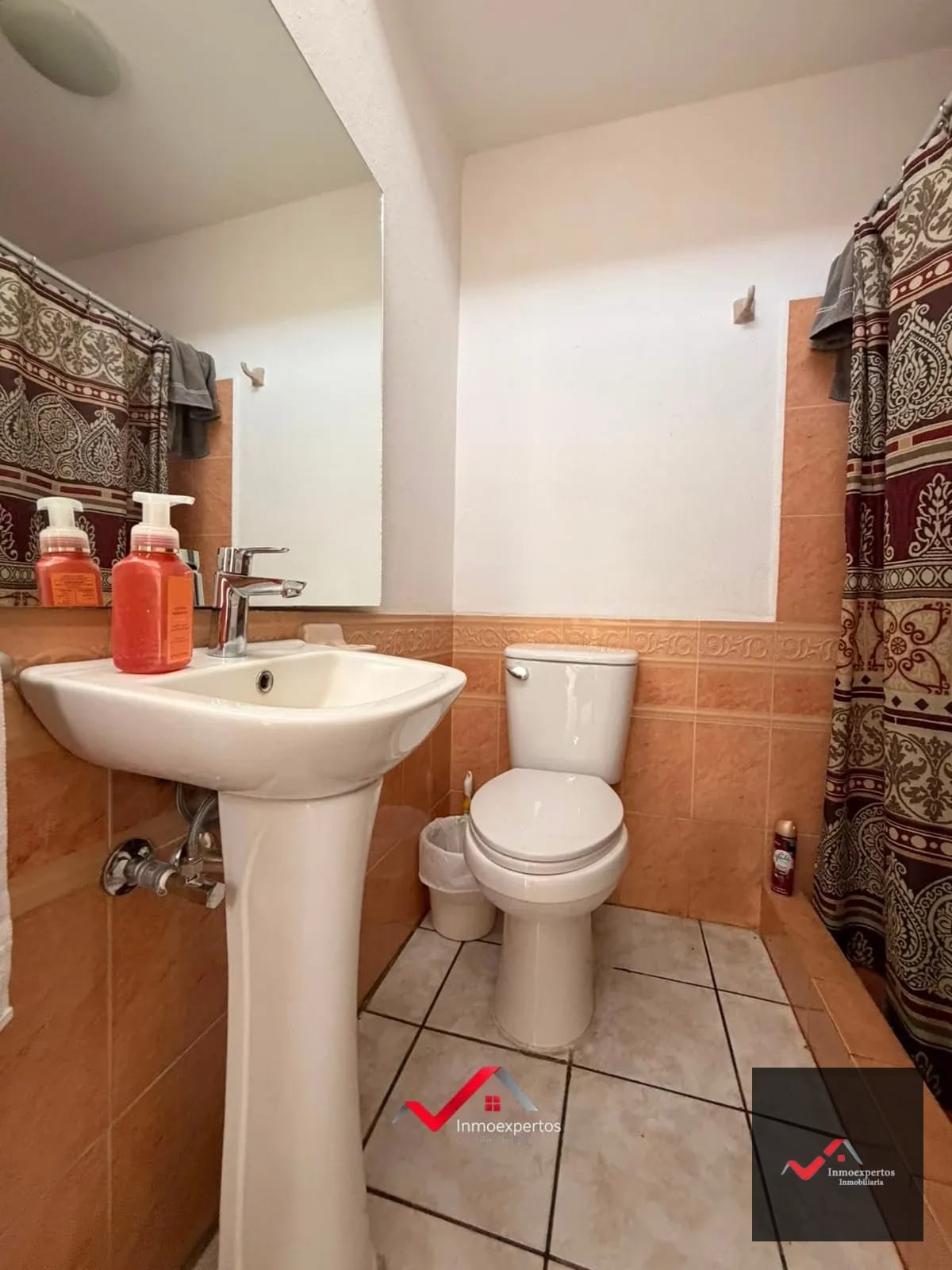 Casa en Venta | San Cristóbal, Zona 8 de Mixco — Casa en Venta en Zona 8 Mixco, Guatemala, Ciudad — foto 8 de 14
