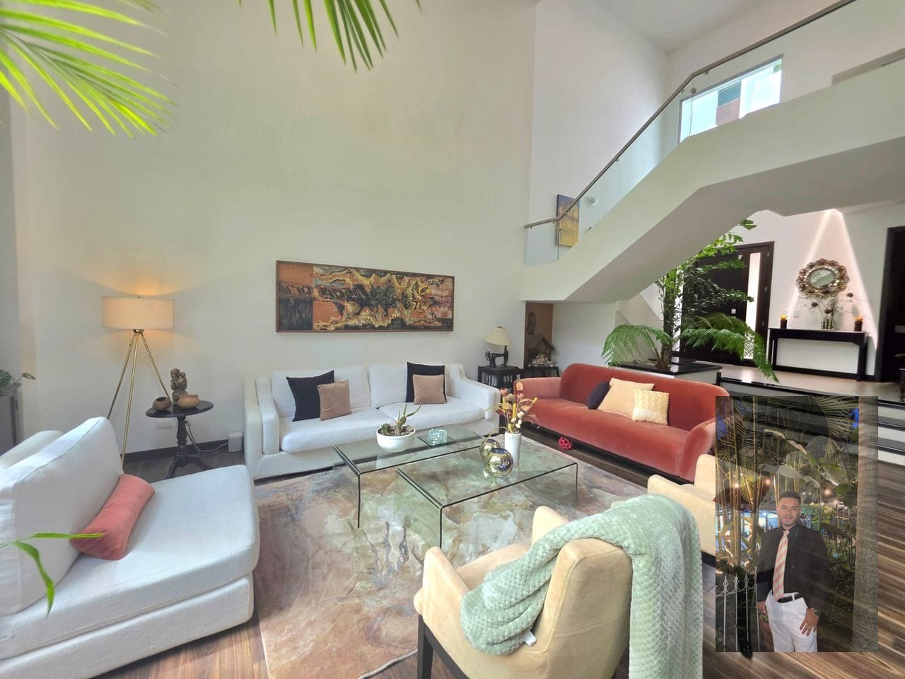 Amplia e iluminada casa en venta, Muxbalia, carretera al salvador — Casa en Venta en Carretera a El Salvador, Guatemala, Ciudad — foto 1 de 17