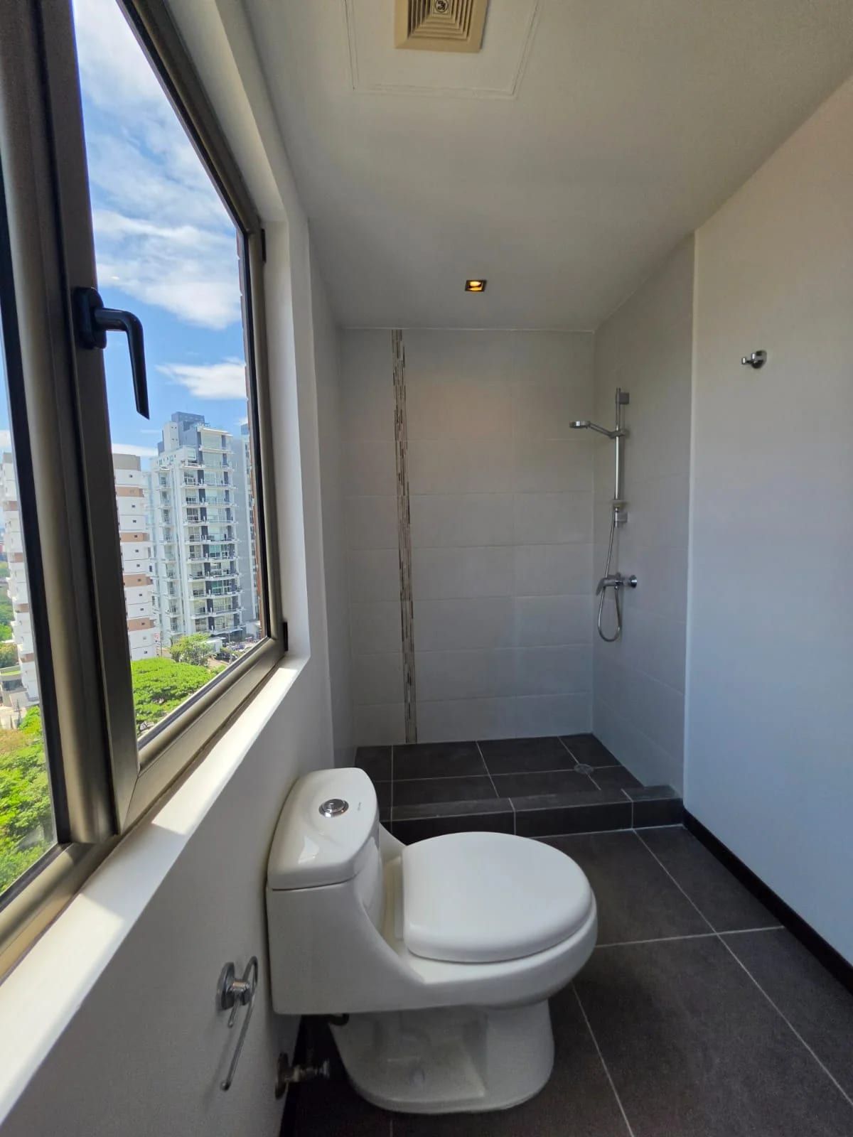 Vendo o alquilo apartamento en zona 10 — Apartamento en Venta en Neo Apartamentos, Zona 10, Guatemala, Ciudad — foto 3 de 16