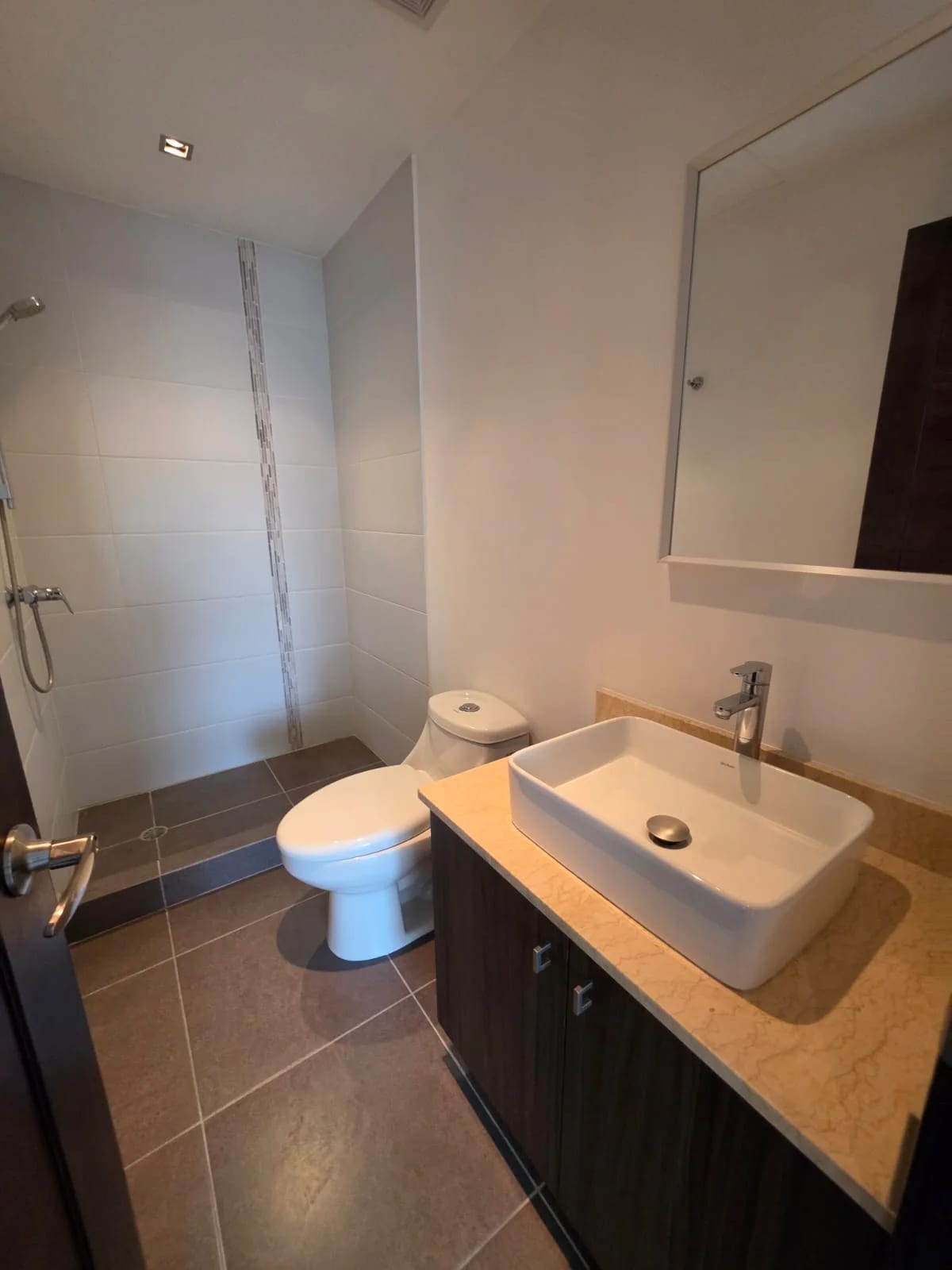 Vendo o alquilo apartamento en zona 10 — Apartamento en Venta en Neo Apartamentos, Zona 10, Guatemala, Ciudad — foto 4 de 16