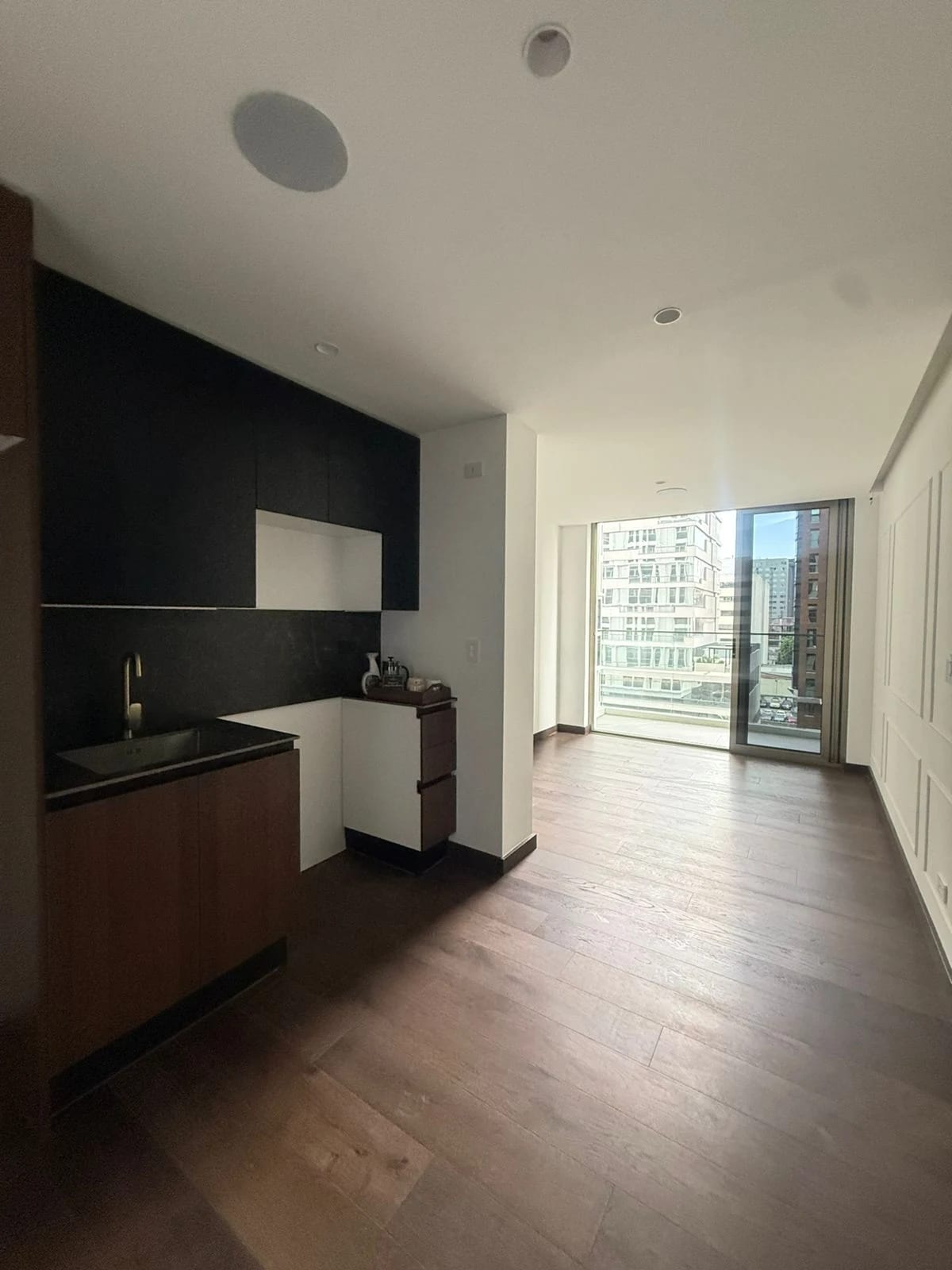 Vendo en Ganga apartamento en Z. 10 — Apartamento en Venta en Atarah, Zona 10, Guatemala, Ciudad — foto 3 de 11