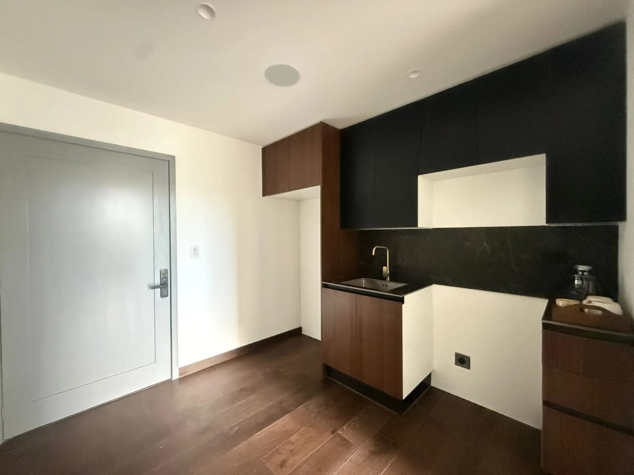 Vendo en Ganga apartamento en Z. 10 — Apartamento en Venta en Atarah, Zona 10, Guatemala, Ciudad — foto 9 de 11