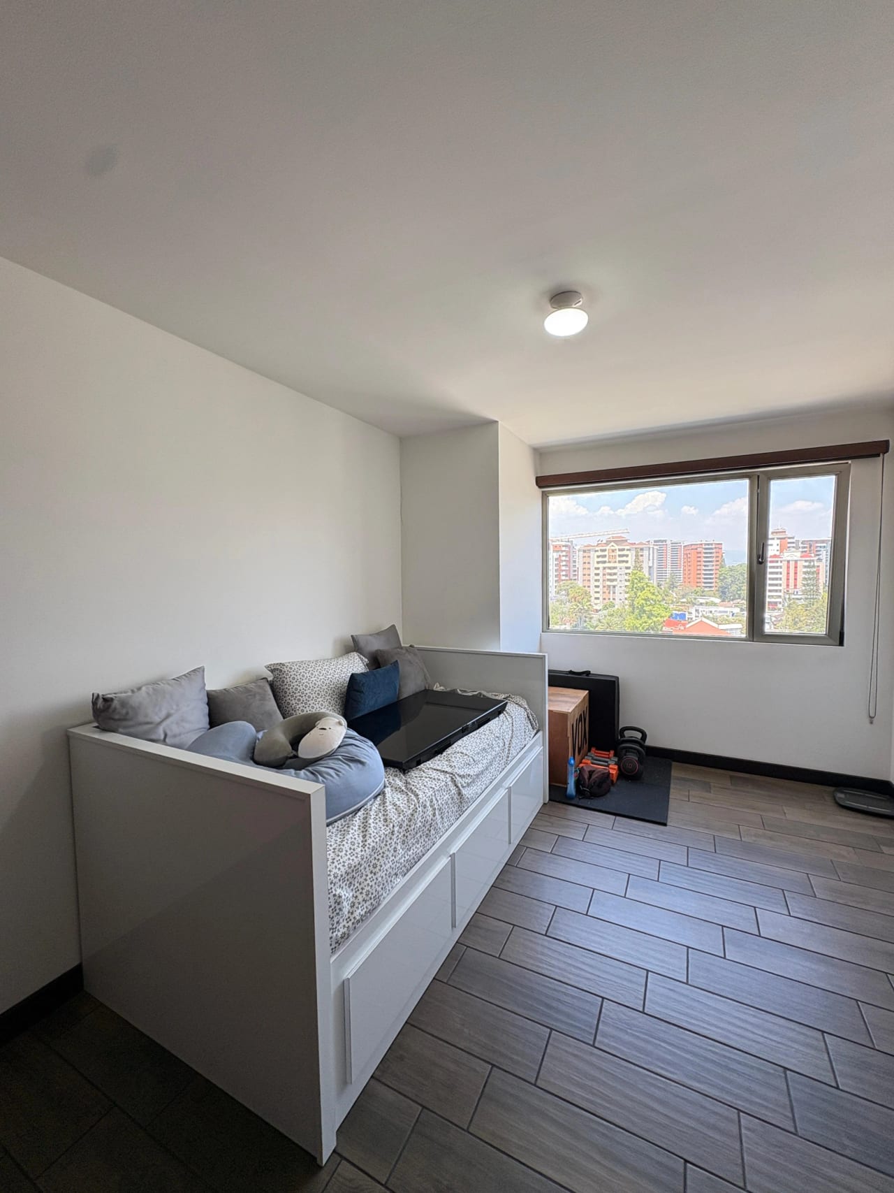 Vendo amplio apartamento en Z. 10 — Apartamento en Venta en Verona, Zona 10, Guatemala, Ciudad — foto 2 de 17
