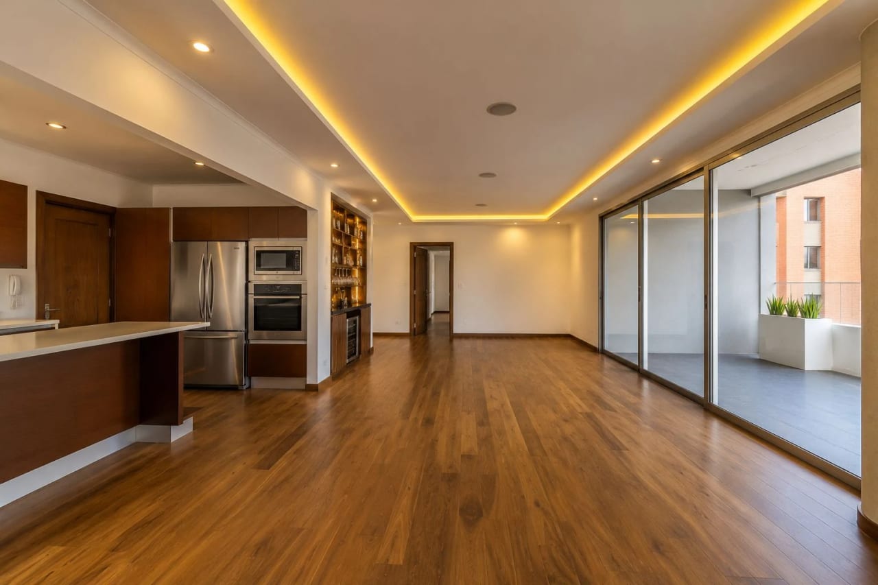 Vendo espectacular apartamento en Zona 14 - Image 1