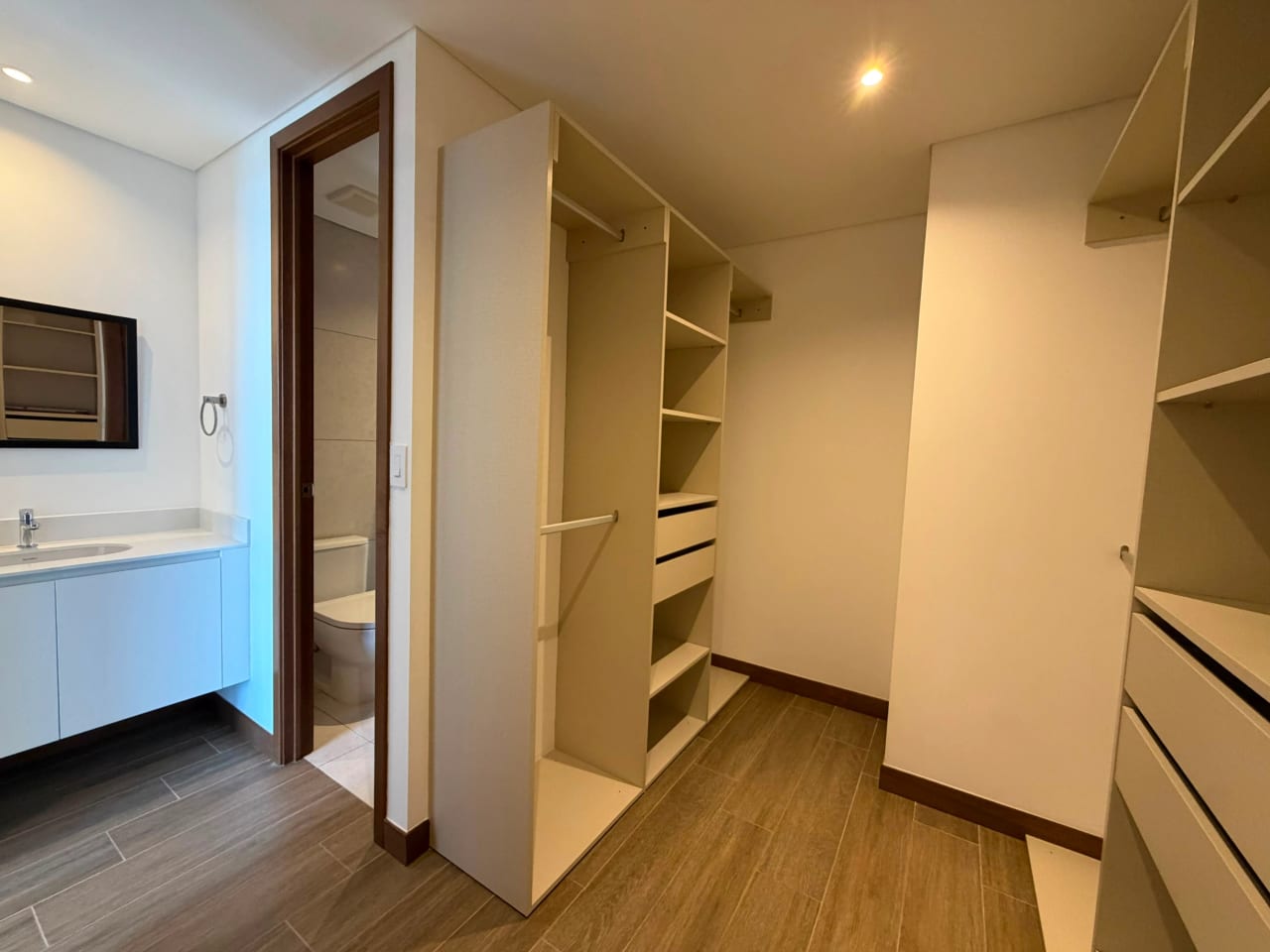 Alquilo apartamento en zona 10, edificio Ferre Diez — Apartamento en Alquiler en Ferré Diez, Zona 10, Guatemala, Ciudad — foto 7 de 17
