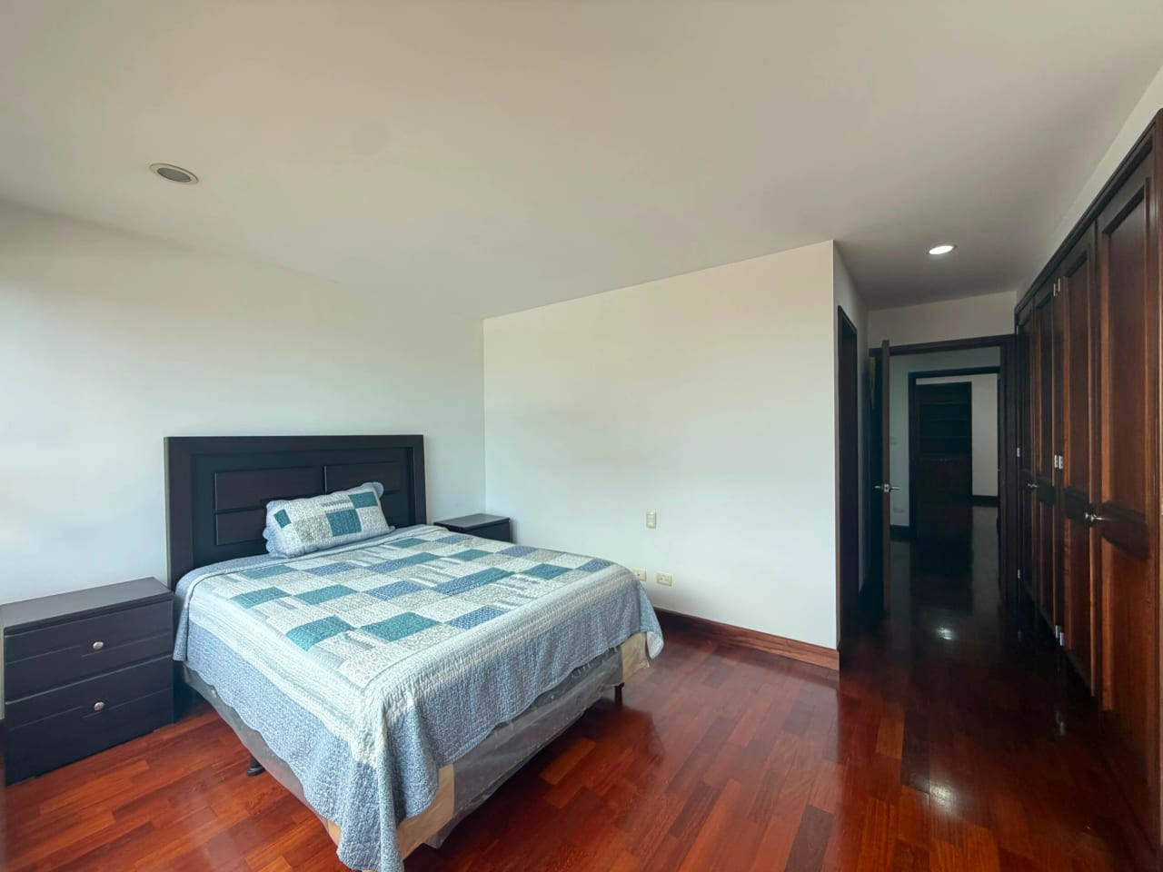 Alquilo espectacular apartamento en Z.10 Santa Maria — Apartamento en Alquiler en Santa María, Zona 10, Guatemala, Ciudad — foto 11 de 14
