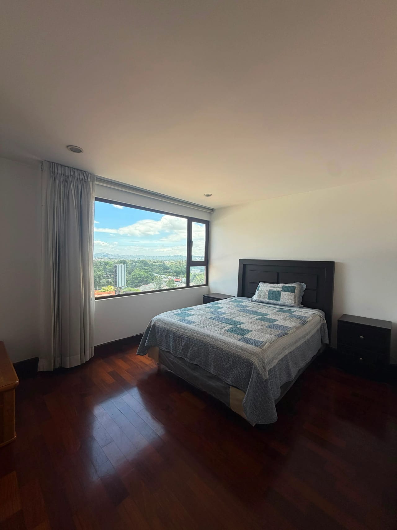 Alquilo espectacular apartamento en Z.10 Santa Maria — Apartamento en Alquiler en Santa María, Zona 10, Guatemala, Ciudad — foto 12 de 14