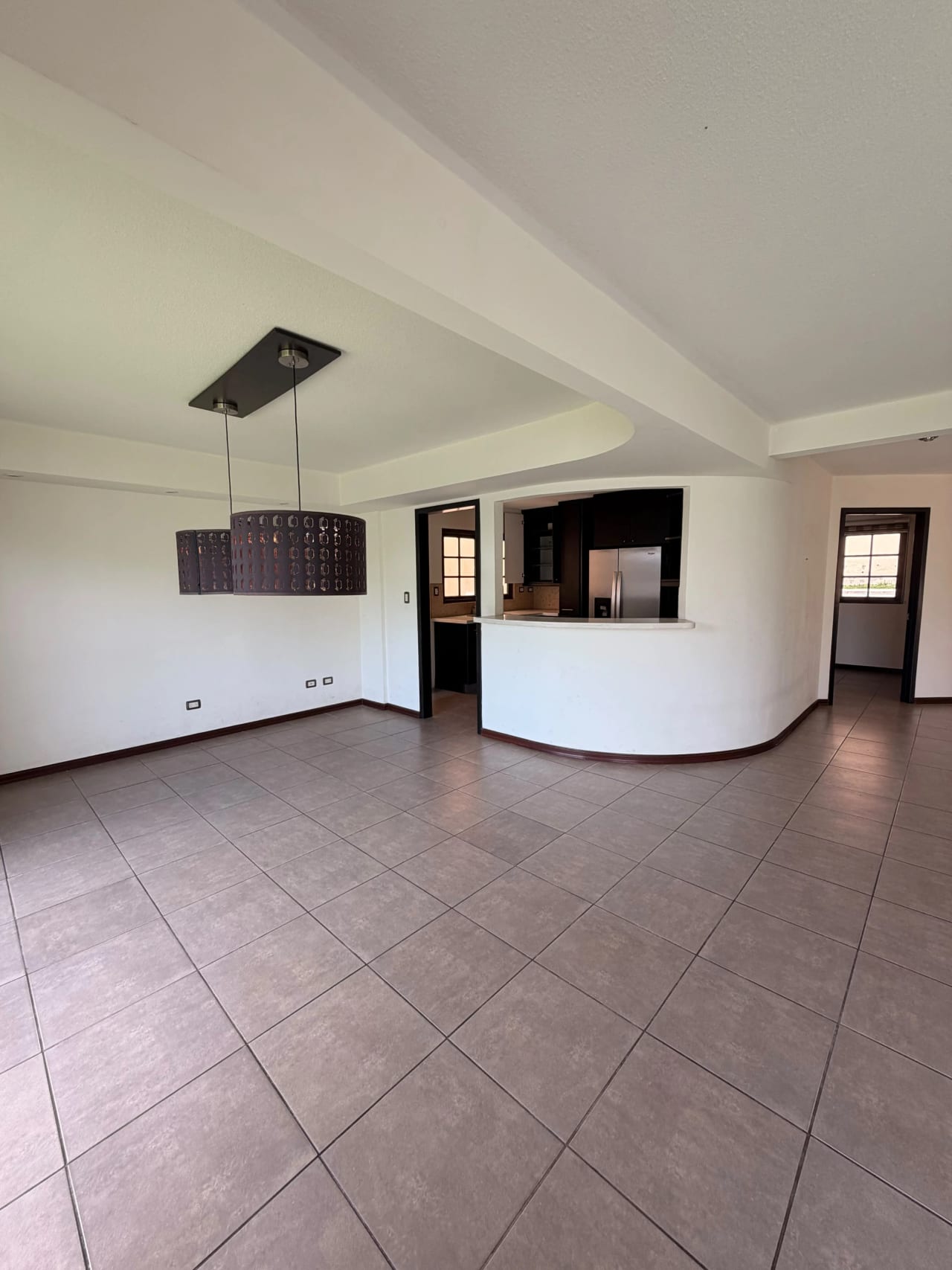 Vendo linda casa en zona 16, Villa Suiza — Casa en Venta en Zona 16, Guatemala, Ciudad — foto 2 de 17