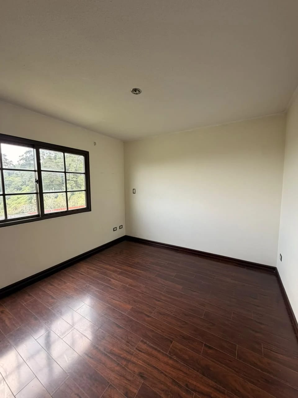 Vendo linda casa en zona 16, Villa Suiza — Casa en Venta en Zona 16, Guatemala, Ciudad — foto 7 de 17